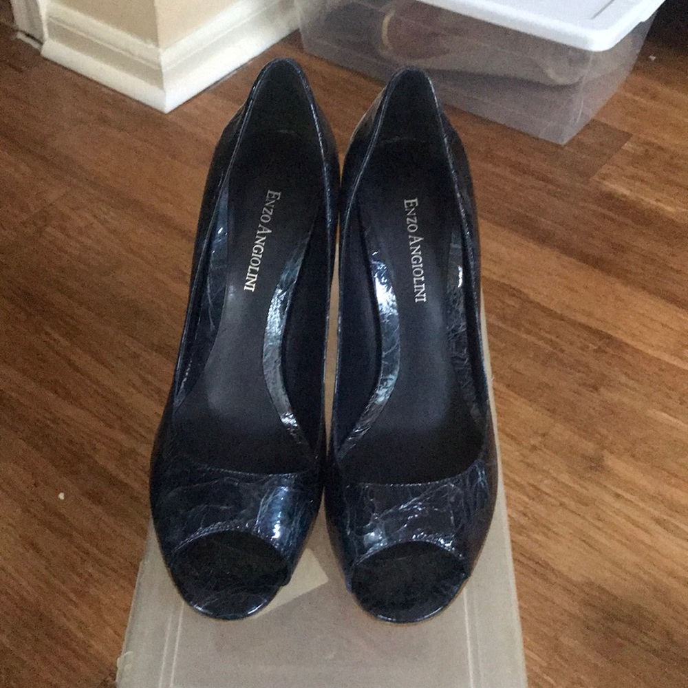 Patent navy shoes